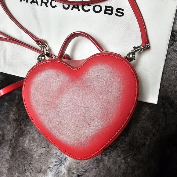 Marc Jacobs Heart Shaped purse - Picture 12 of 16